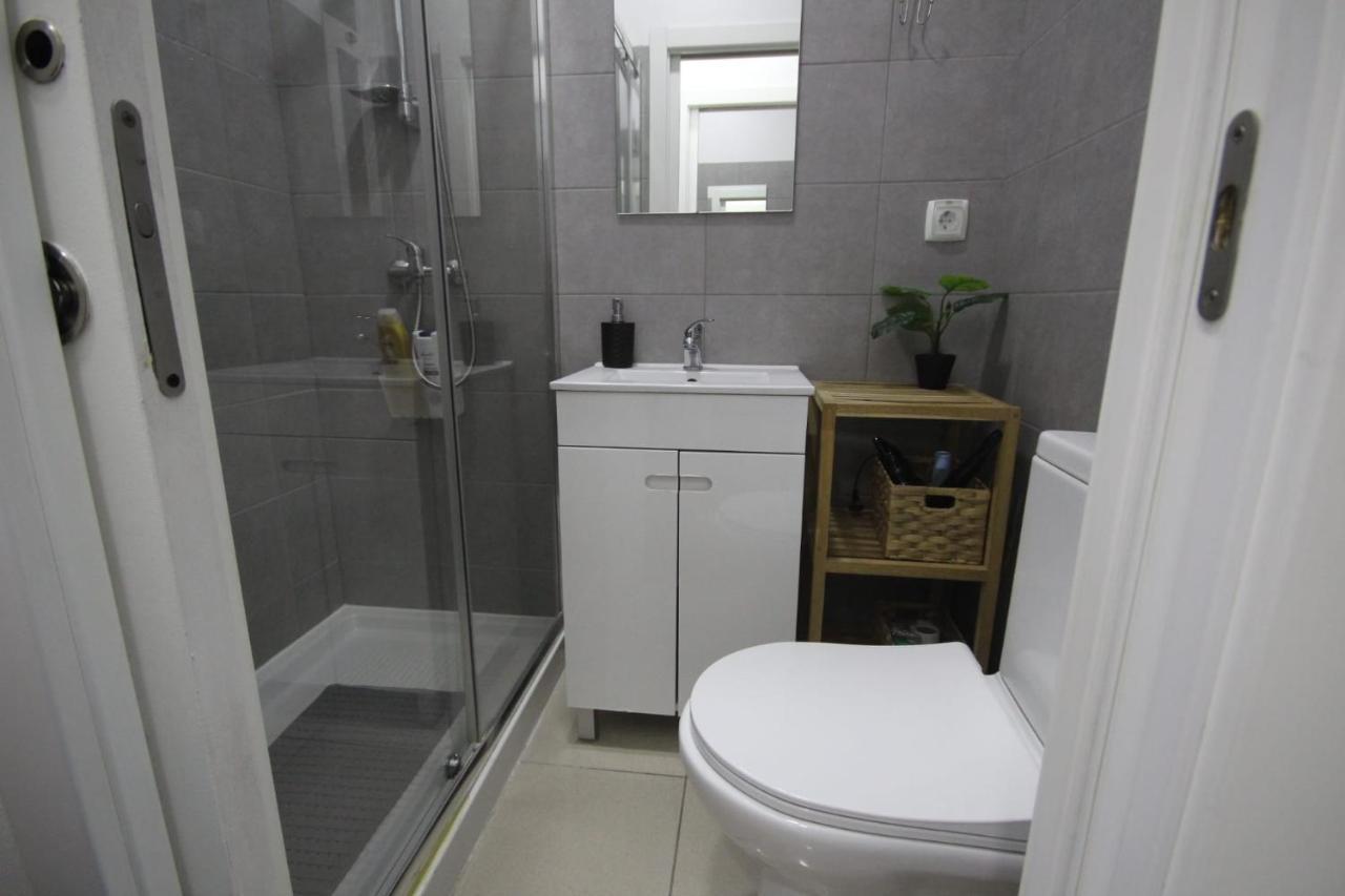 Antique M1 R1 - Amazing Double Room With Shared Bathroom In Marques Pombal Lisboa Екстериор снимка